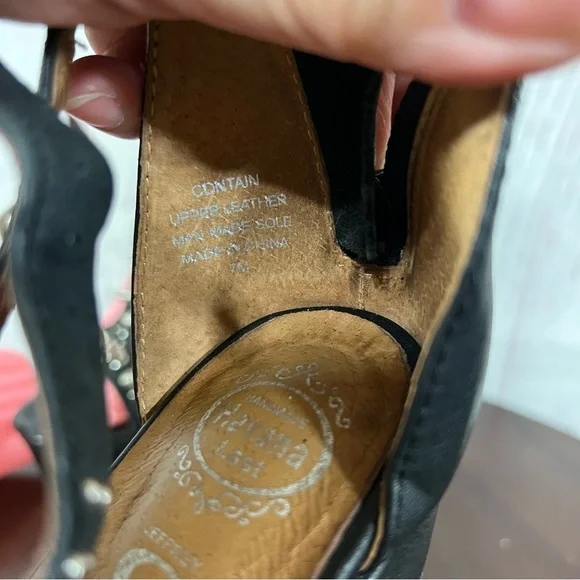 JEFFREY CAMPBELL CONTAIN Studded Black leather heelless platform sandals 7 EUC - Picture 11 of 17